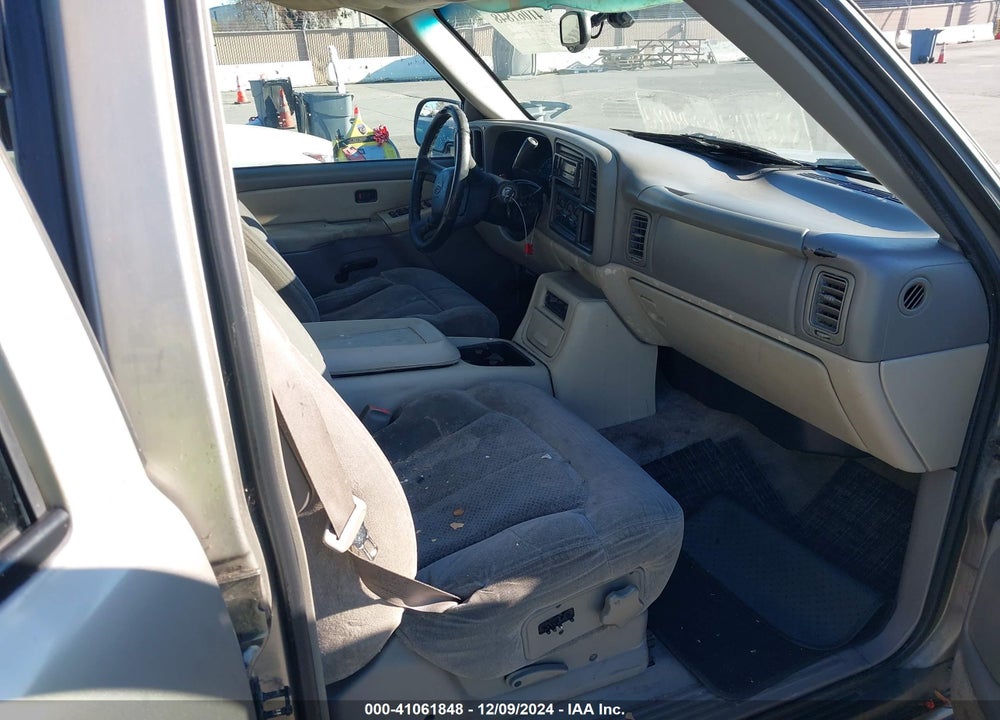 2000 CHEVROLET TAHOE ALL NEW LS VIN: 1GNEC13T3YJ129310