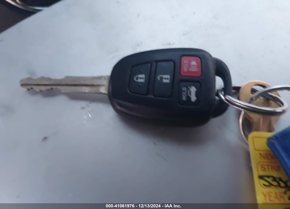 2019 TOYOTA COROLLA SE VIN: 5YFBURHE2KP857009