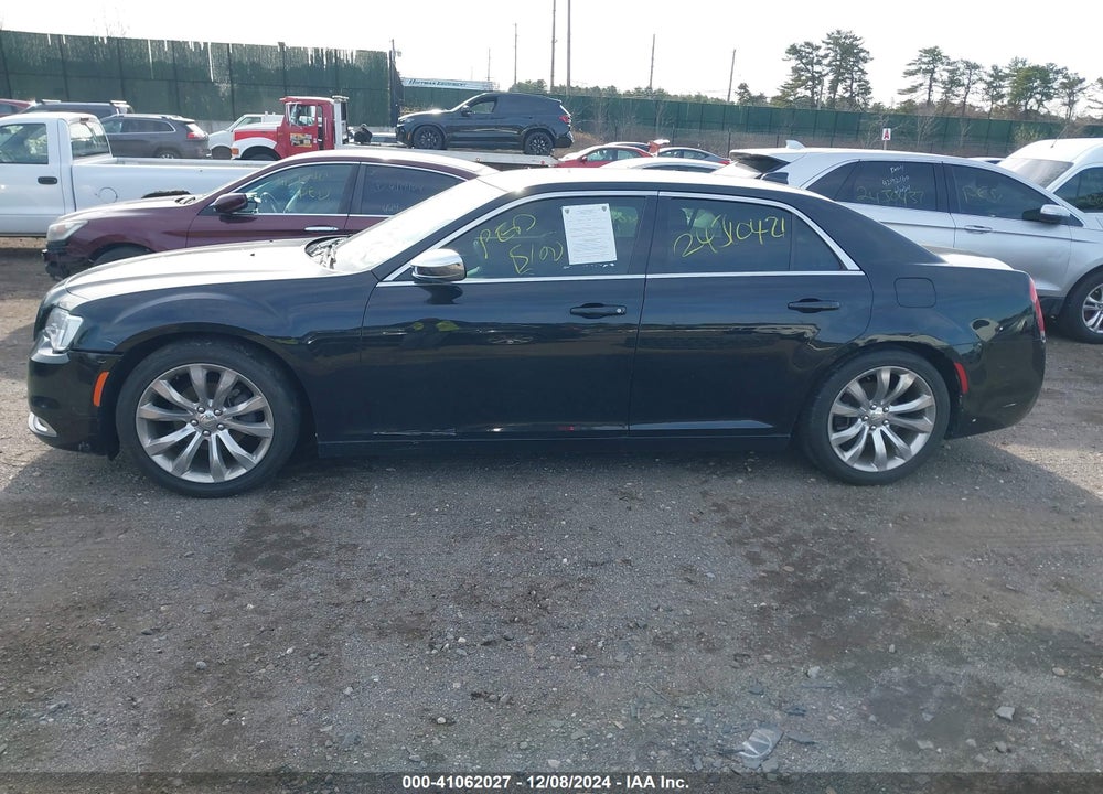 2019 CHRYSLER 300 TOURING VIN: 2C3CCAAG4KH601680