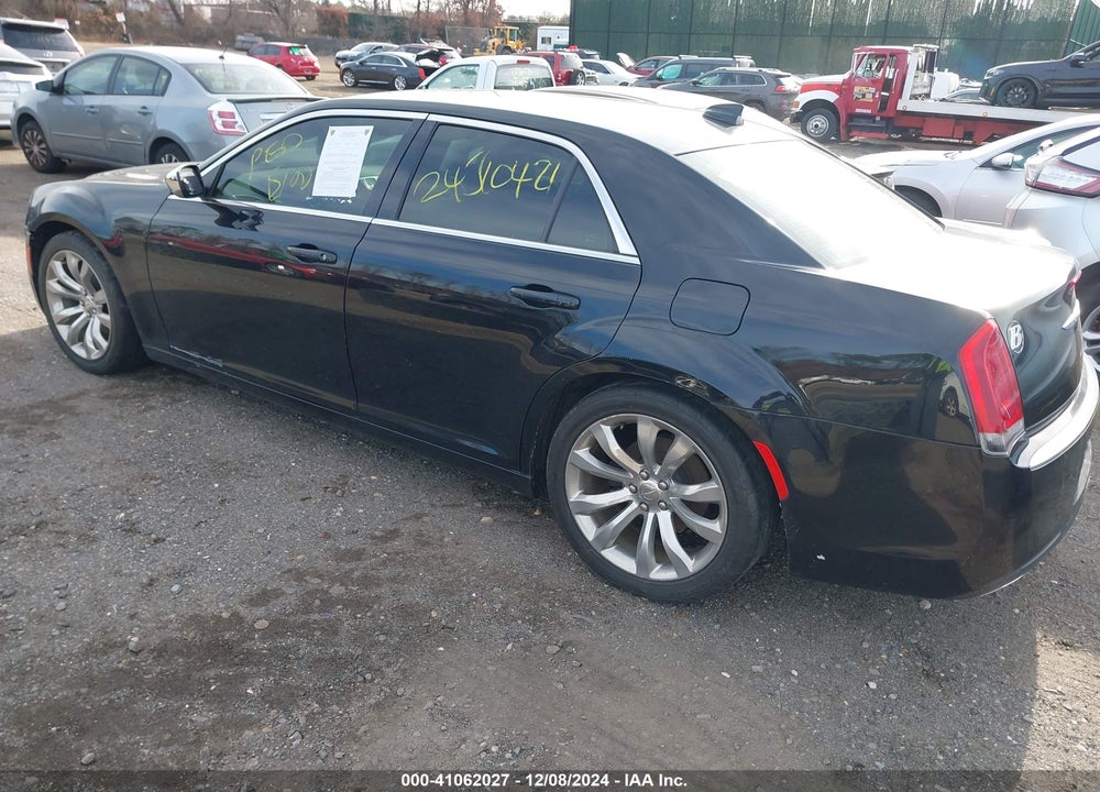 2019 CHRYSLER 300 TOURING VIN: 2C3CCAAG4KH601680