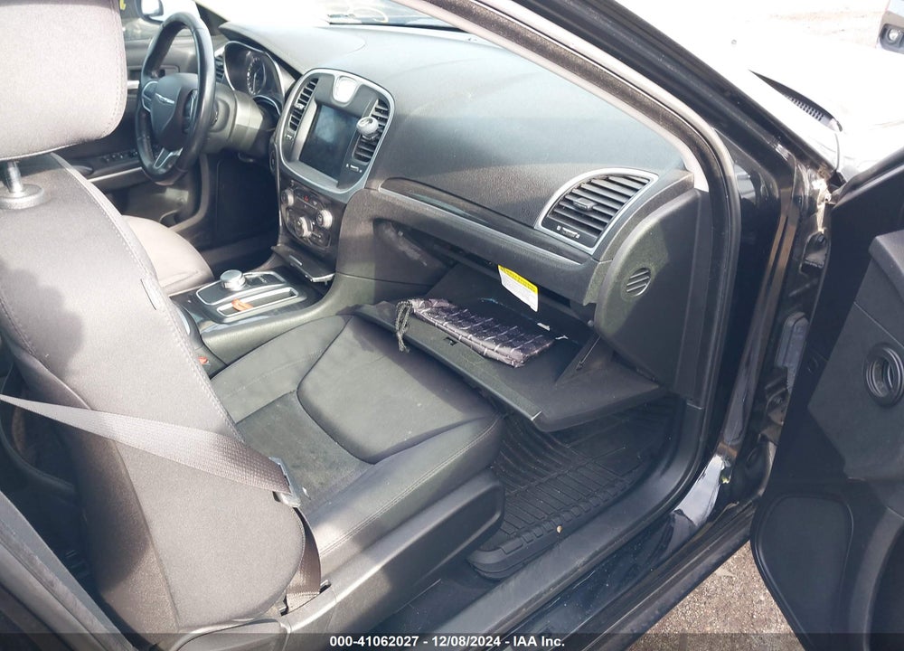 2019 CHRYSLER 300 TOURING VIN: 2C3CCAAG4KH601680