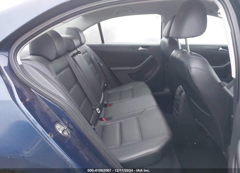 2014 VOLKSWAGEN JETTA 1.8T SE VIN: 3VWD17AJ6EM401004