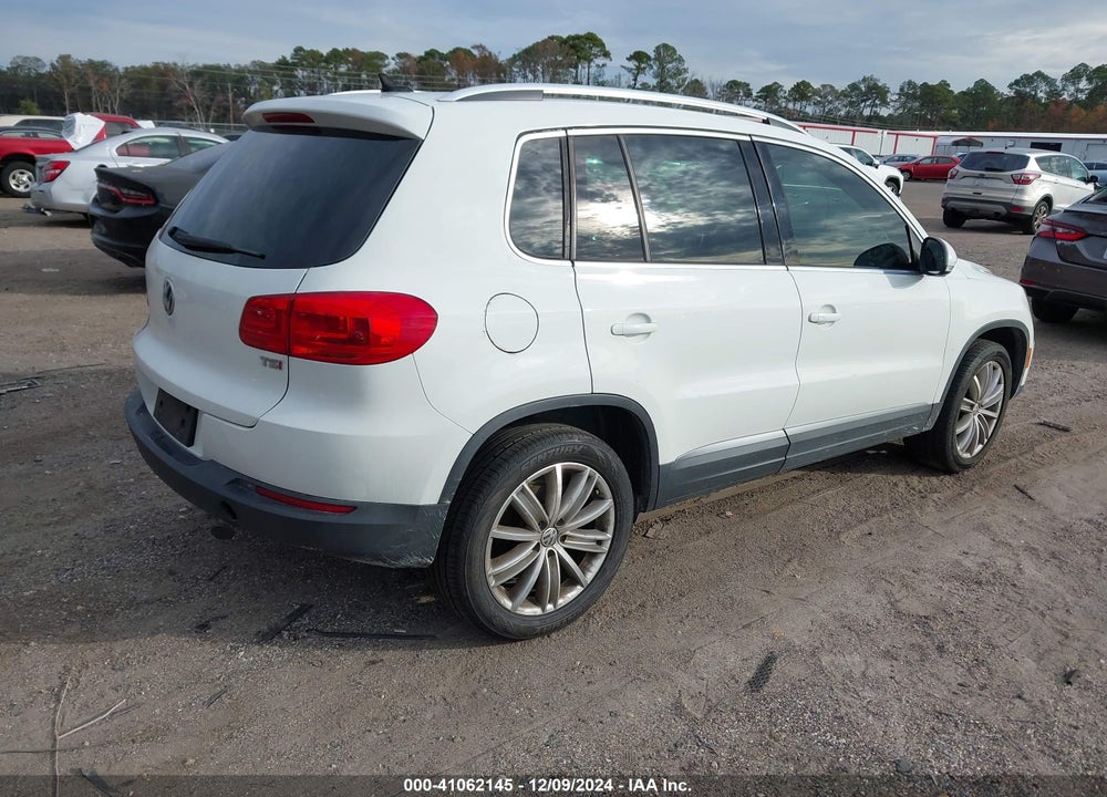 2016 VOLKSWAGEN TIGUAN SE VIN: WVGAV7AX8GW610340