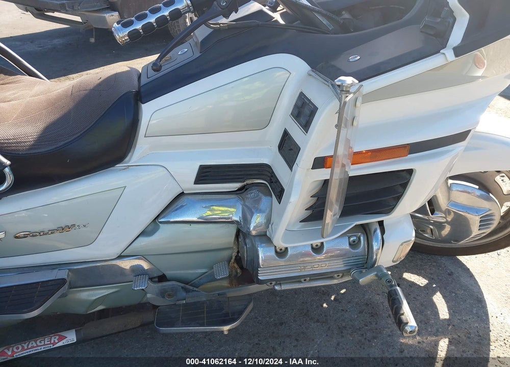 2000 HONDA GL1500 SE12 VIN: 1HFSC224XYA200116