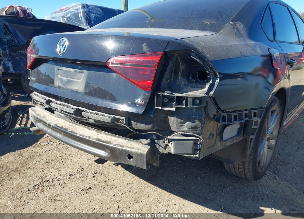 2018 VOLKSWAGEN PASSAT VIN: 1VWAA7A35JC033544