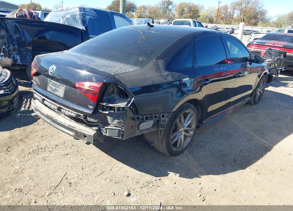 2018 VOLKSWAGEN PASSAT VIN: 1VWAA7A35JC033544