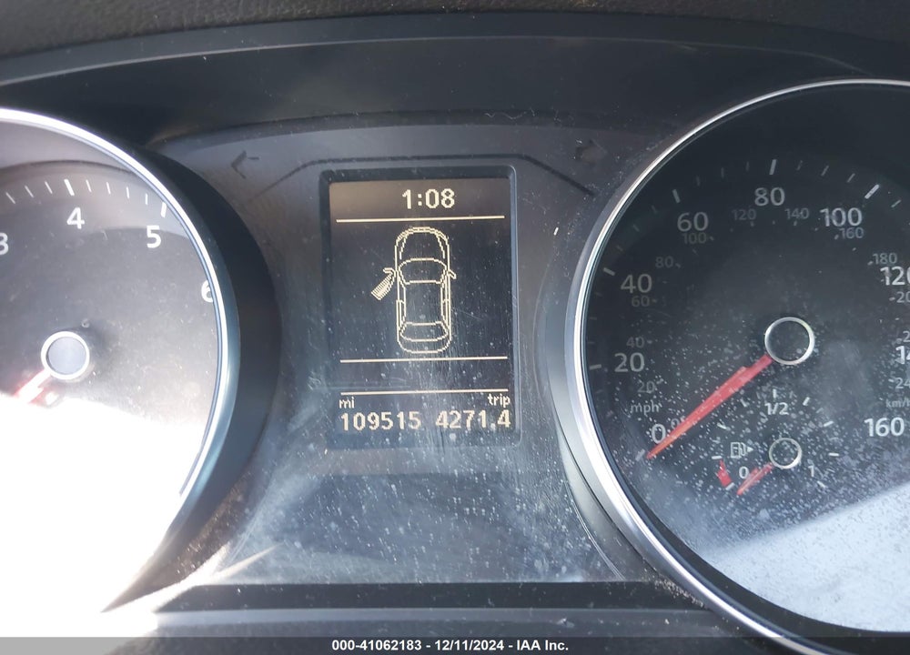 2018 VOLKSWAGEN PASSAT VIN: 1VWAA7A35JC033544