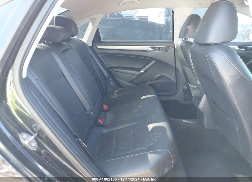 2018 VOLKSWAGEN PASSAT VIN: 1VWAA7A35JC033544