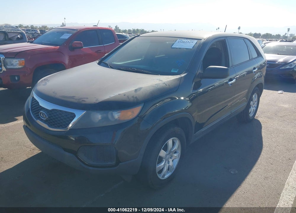 2011 KIA SORENTO VIN: 5XYKT3A15BG008570