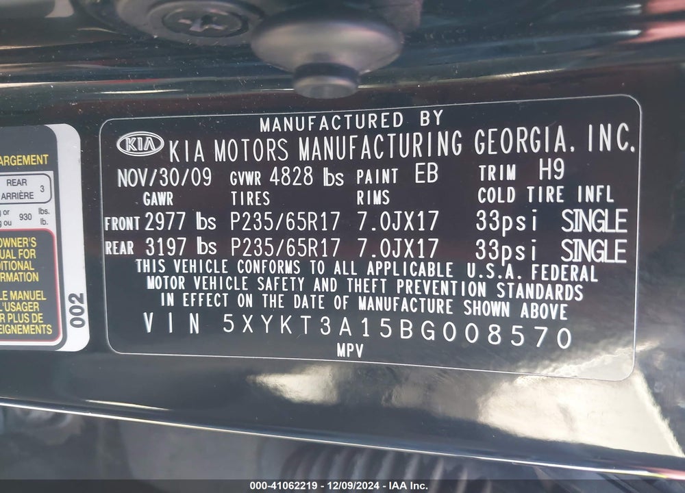 2011 KIA SORENTO VIN: 5XYKT3A15BG008570