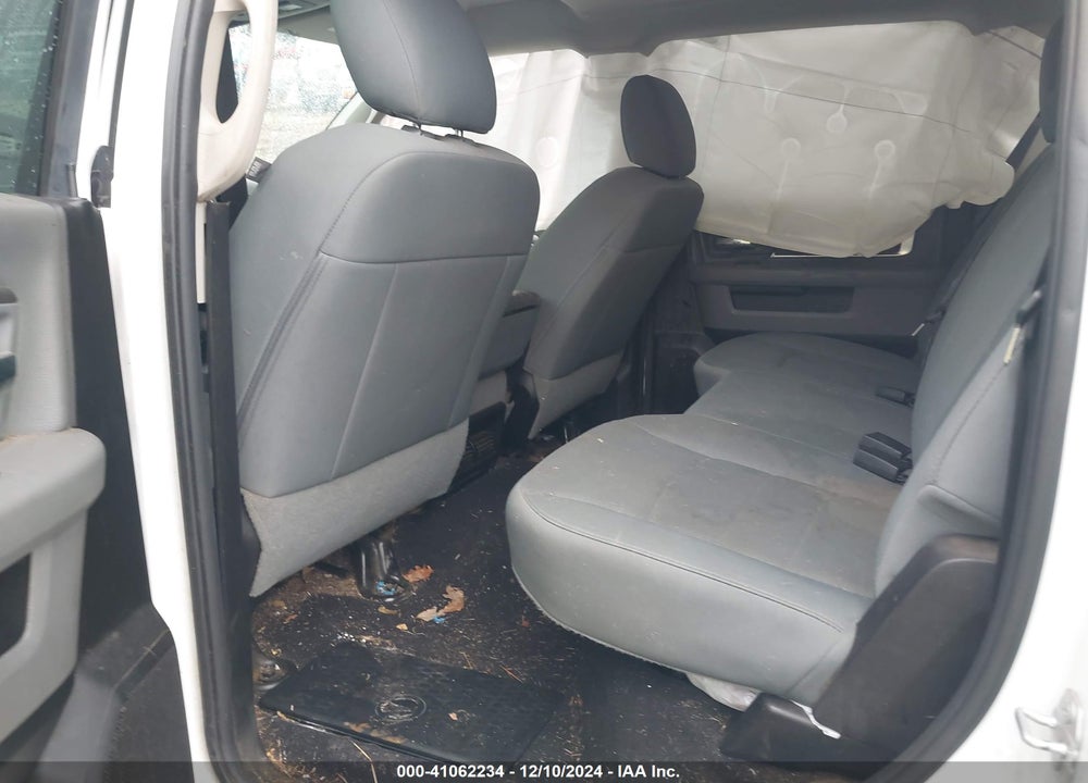 2019 RAM 1500 CLASSIC VIN: 1C6RR6TT8KS584944