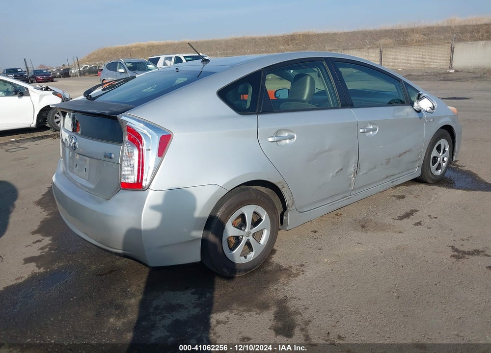 2013 TOYOTA PRIUS TWO VIN: JTDKN3DU3D5571306