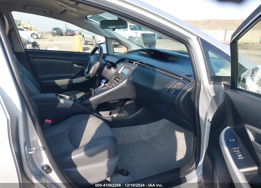 2013 TOYOTA PRIUS TWO VIN: JTDKN3DU3D5571306