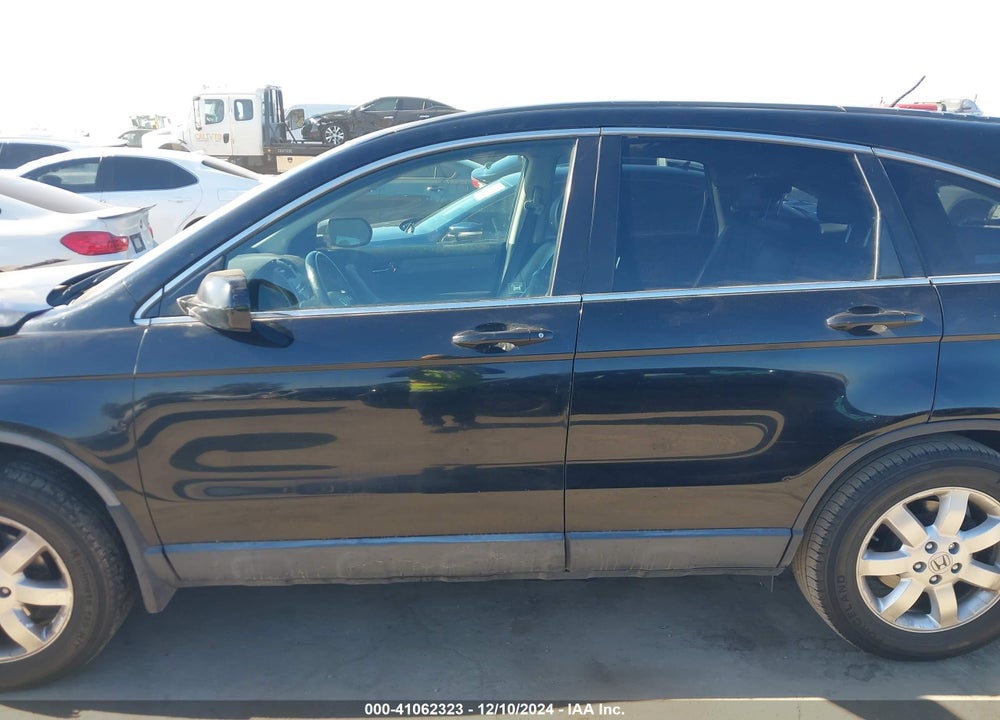 2008 HONDA CR-V EX-L VIN: JHLRE38728C024082