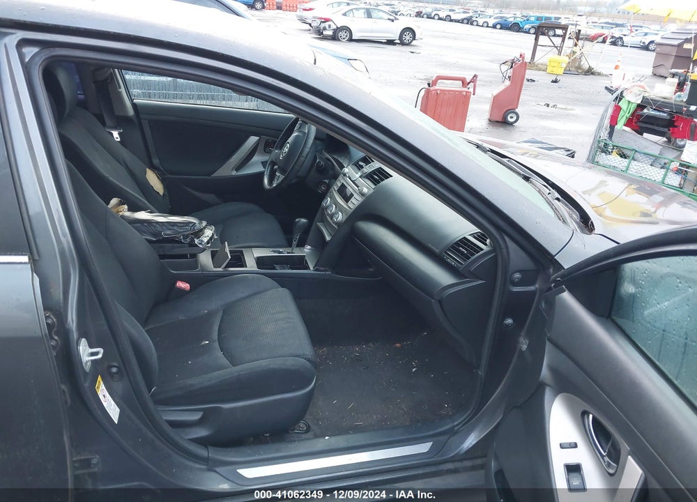 2011 TOYOTA CAMRY SE VIN: 4T1BF3EK5BU215027
