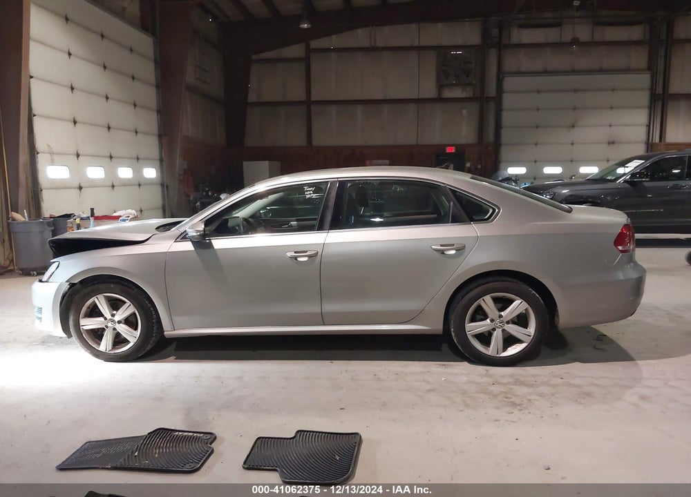 2012 VOLKSWAGEN PASSAT 2.5L SE VIN: 1VWBP7A39CC091582