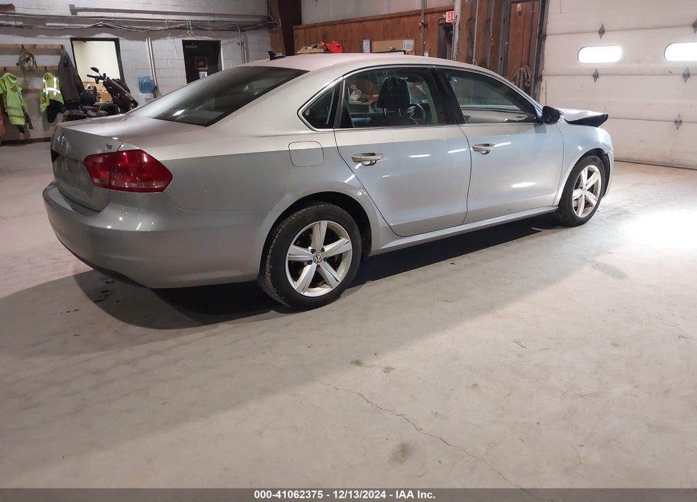2012 VOLKSWAGEN PASSAT 2.5L SE VIN: 1VWBP7A39CC091582