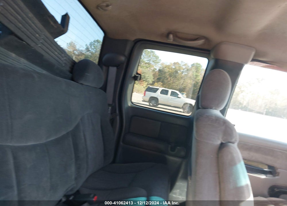 2001 CHEVROLET SILVERADO 1500 LS VIN: 1GCEK19T41Z115975