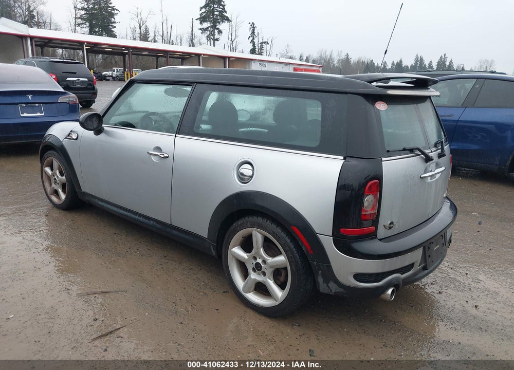 2009 MINI COOPER S CLUBMAN VIN: WMWMM33549TP91138