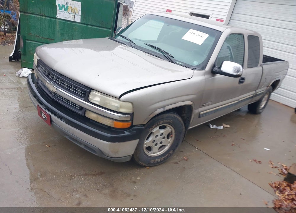2001 CHEVROLET SILVERADO 1500 LS VIN: 2GCEC19T011107152