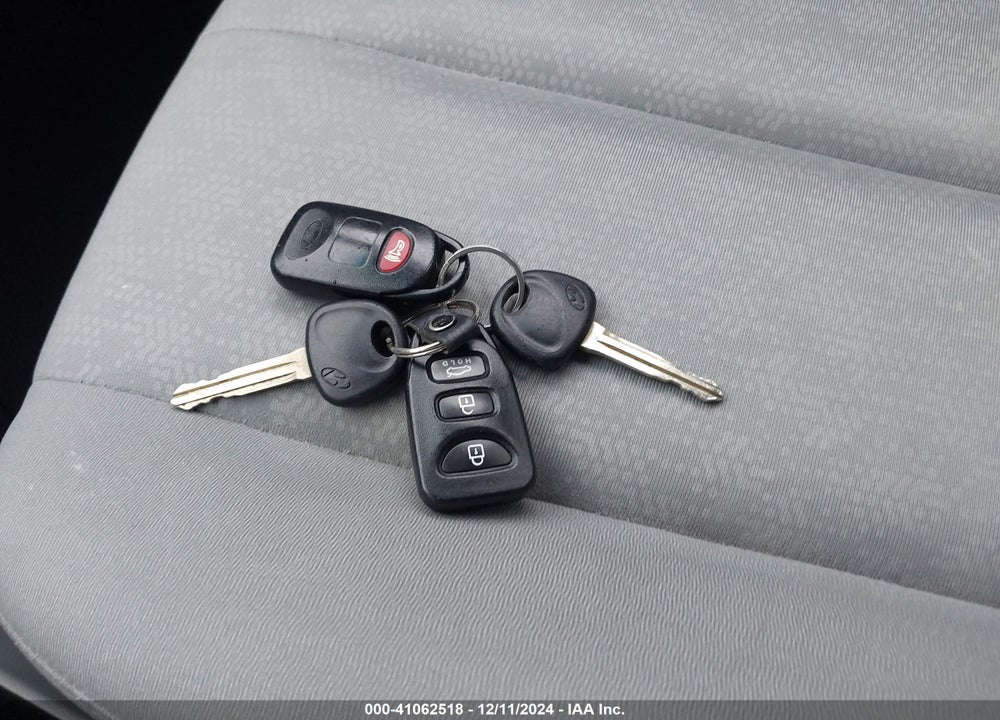 2010 HYUNDAI ELANTRA GLS VIN: KMHDU4AD1AU960657