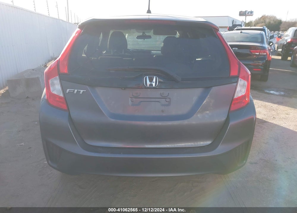 2015 HONDA FIT LX VIN: 3HGGK5H57FM751979