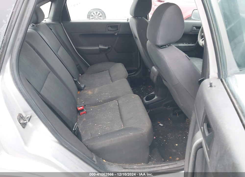 2011 FORD FOCUS SE VIN: 1FAHP3FN2BW168425