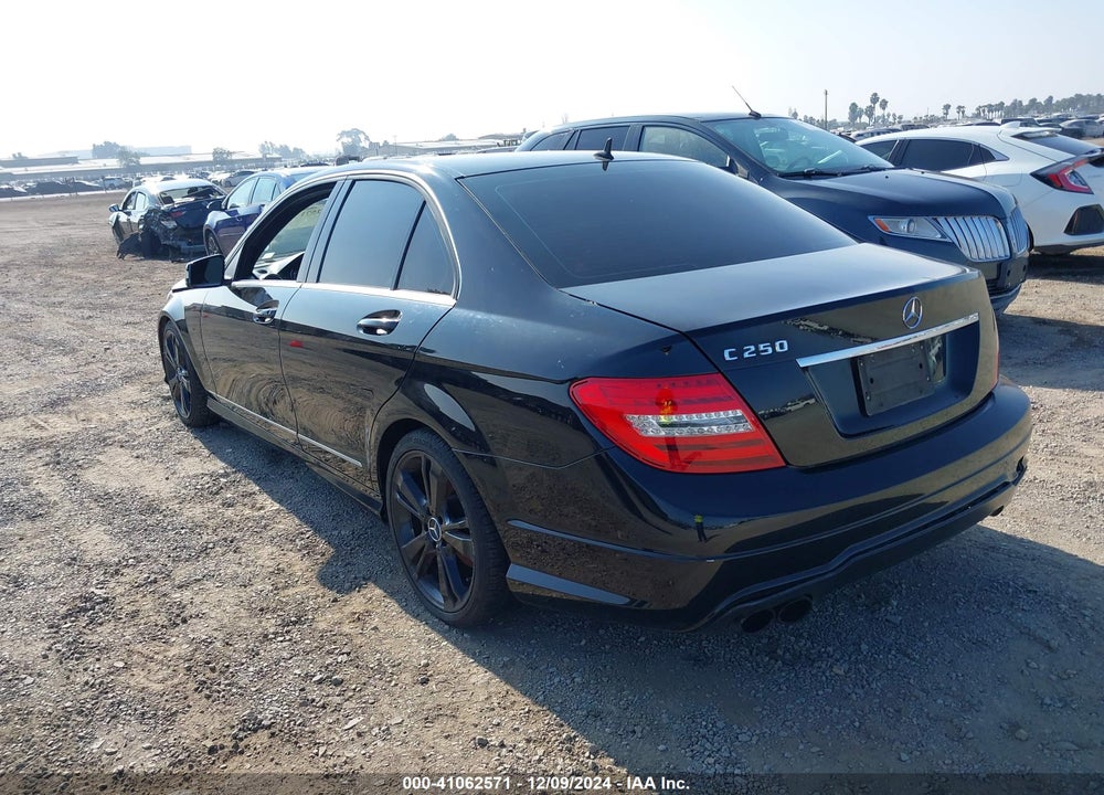 2014 MERCEDES-BENZ C 250 LUXURY/SPORT VIN: WDDGF4HB2EG231934