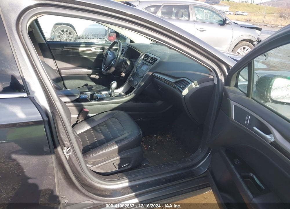 2015 FORD FUSION SE VIN: 3FA6P0HD9FR170885