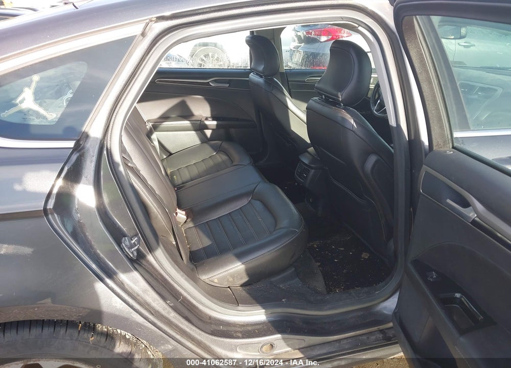 2015 FORD FUSION SE VIN: 3FA6P0HD9FR170885