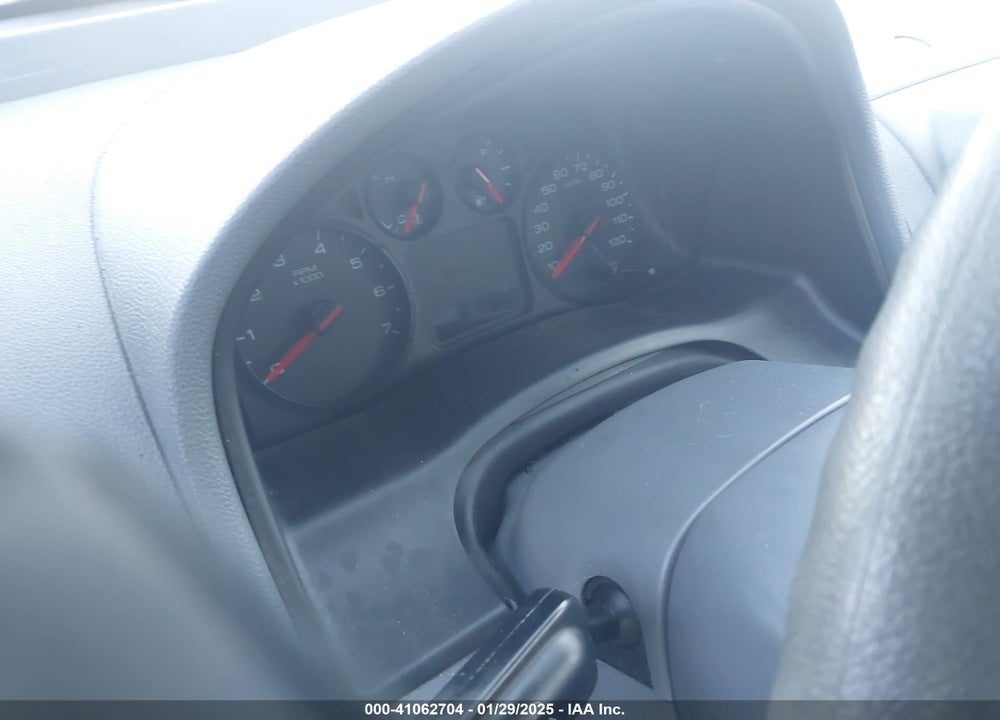 2005 FORD FREESTYLE SE VIN: 1FMZK01165GA52333