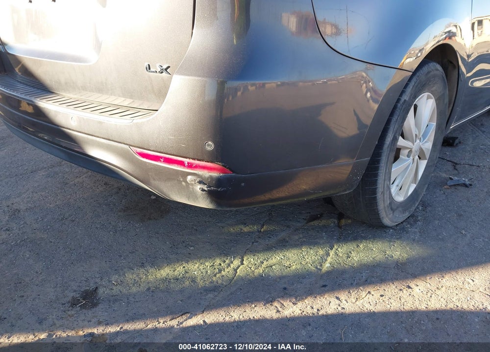 2017 KIA SEDONA LX VIN: KNDMB5C1XH6234376