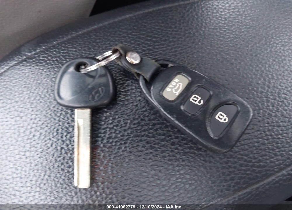 2012 HYUNDAI VELOSTER BASE W/GRAY VIN: KMHTC6AD5CU043122