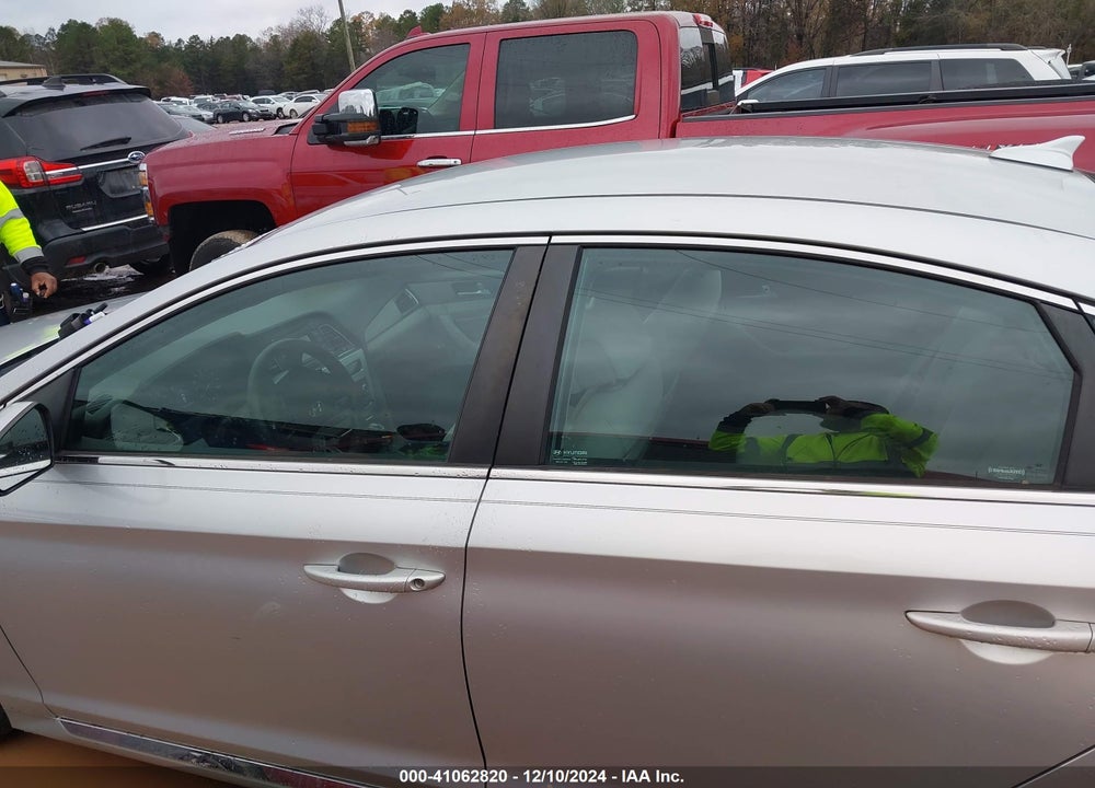 2015 HYUNDAI SONATA SPORT VIN: 5NPE34AF4FH051679