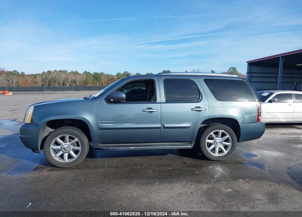 2007 GMC YUKON DENALI VIN: 1GKFK63817J302589