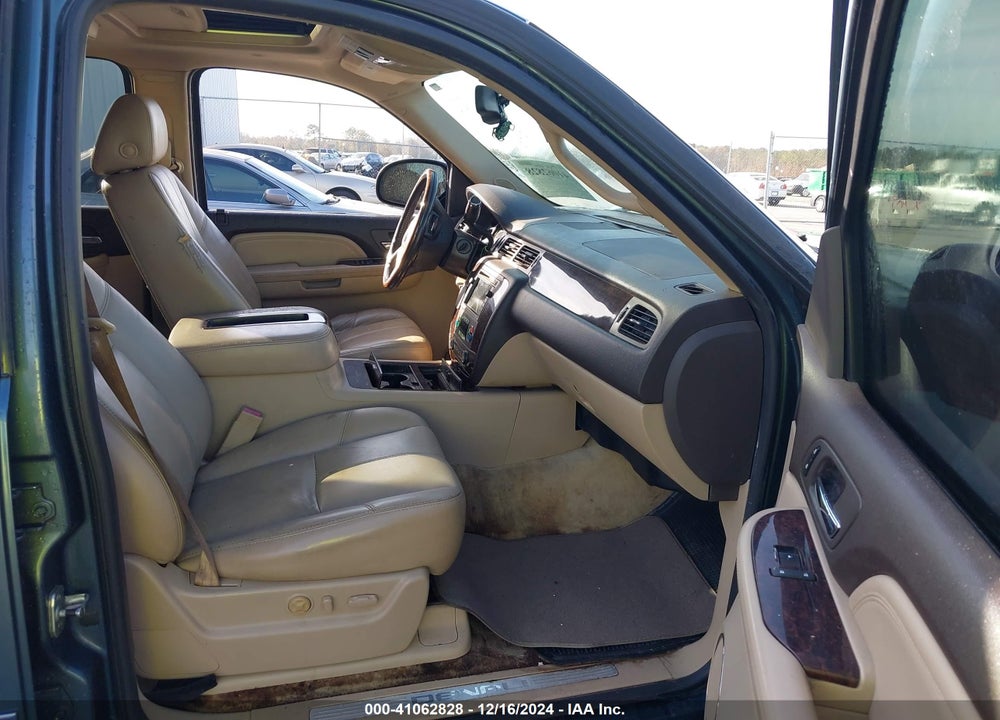 2007 GMC YUKON DENALI VIN: 1GKFK63817J302589