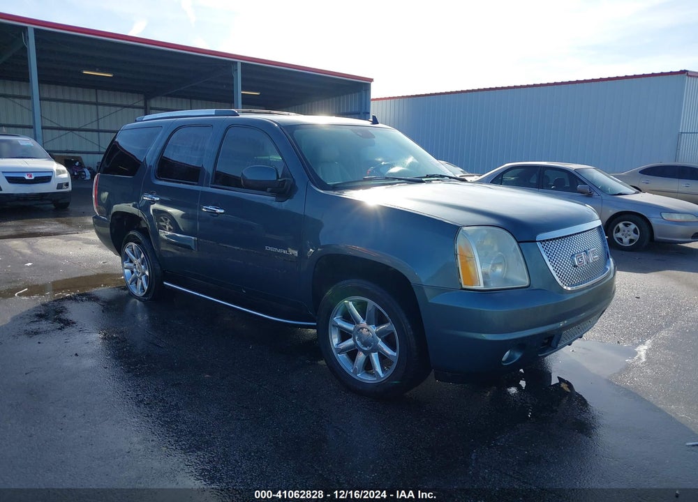 2007 GMC YUKON DENALI VIN: 1GKFK63817J302589
