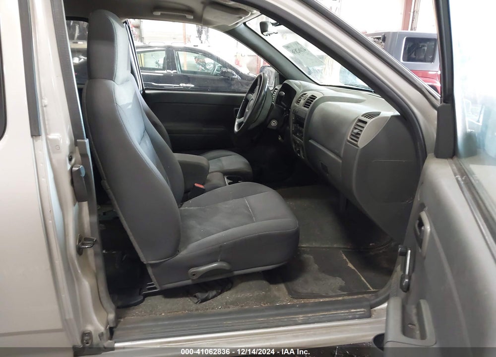 2005 CHEVROLET COLORADO LS VIN: 1GCDT196X58224164
