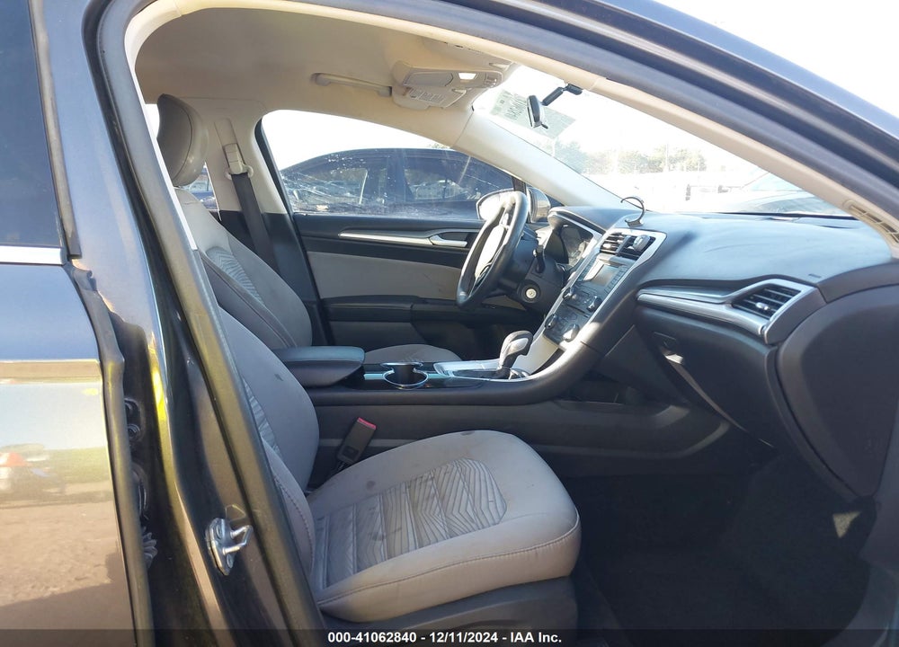 2016 FORD FUSION S VIN: 1FA6P0G74G5118029