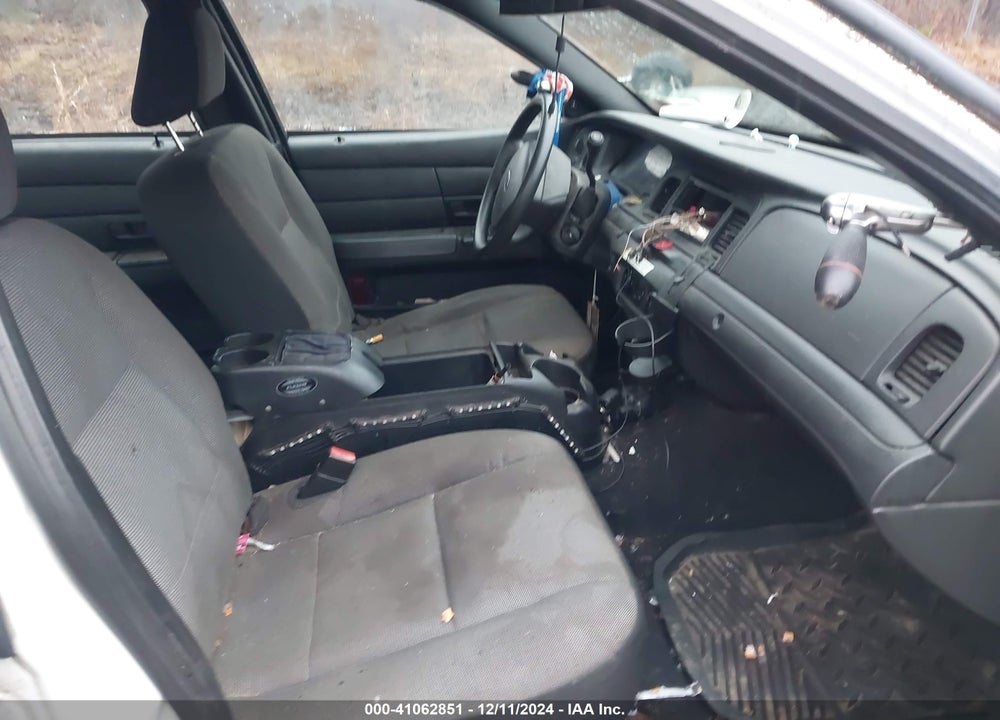 2008 FORD CROWN VICTORIA POLICE/POLICE INTERCEPTOR VIN: 2FAHP71VX8X156910