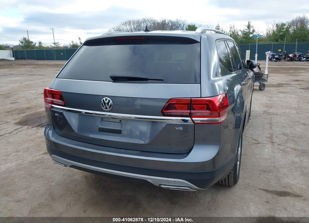 2018 VOLKSWAGEN ATLAS 3.6L V6 SE VIN: 1V2CR2CA2JC505345