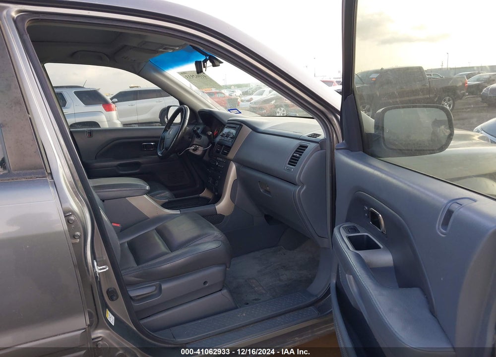2007 HONDA PILOT EX-L VIN: 5FNYF28617B008464