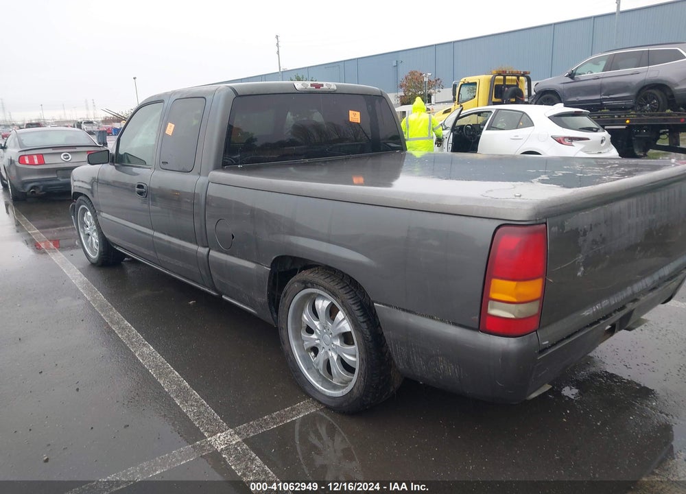 2001 CHEVROLET SILVERADO 1500 LS VIN: 1GCEC19T41Z141568