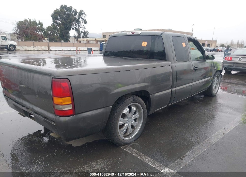 2001 CHEVROLET SILVERADO 1500 LS VIN: 1GCEC19T41Z141568