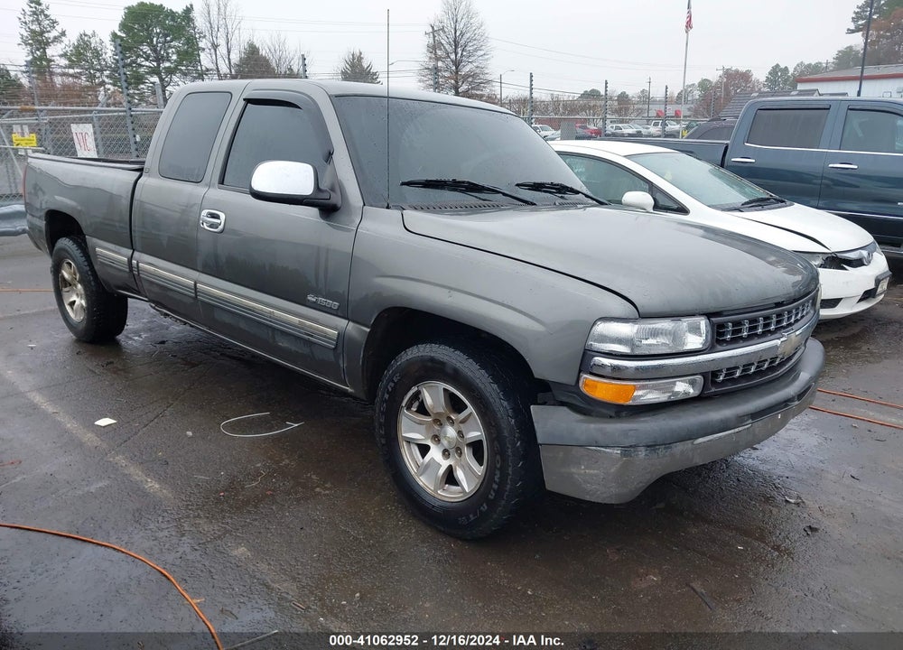 2002 CHEVROLET SILVERADO 1500 LS VIN: 2GCEC19T221112323