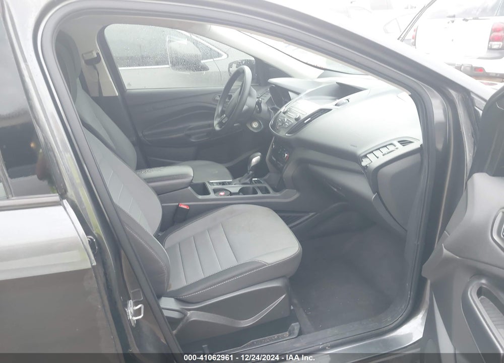2019 FORD ESCAPE S VIN: 1FMCU0F75KUB57102