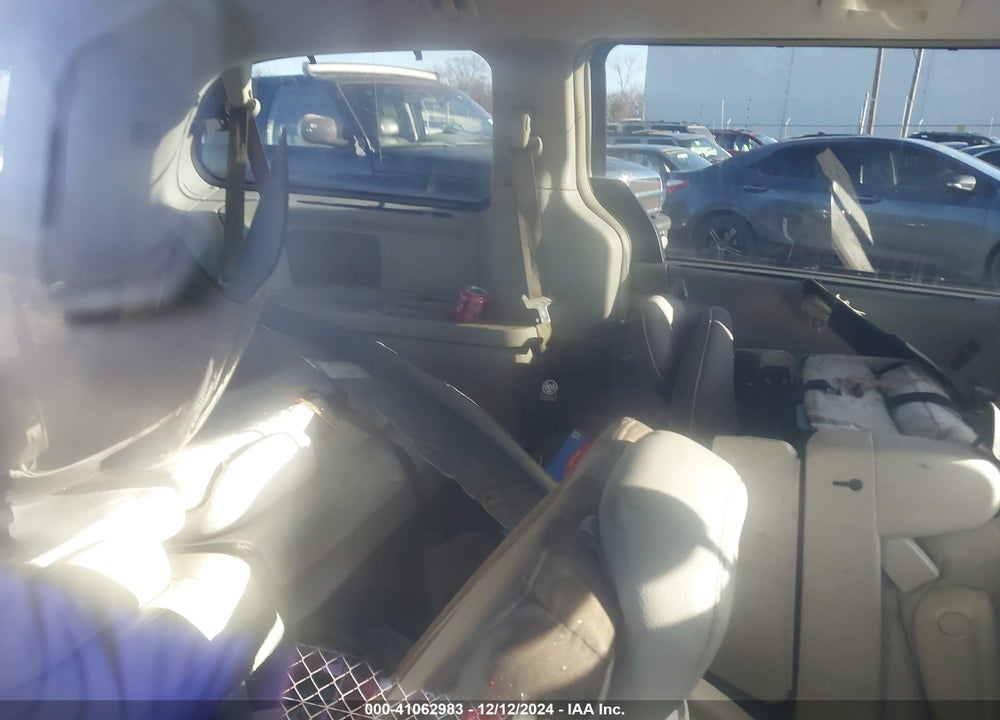 2009 CHRYSLER TOWN & COUNTRY TOURING VIN: 2A8HR54189R592543