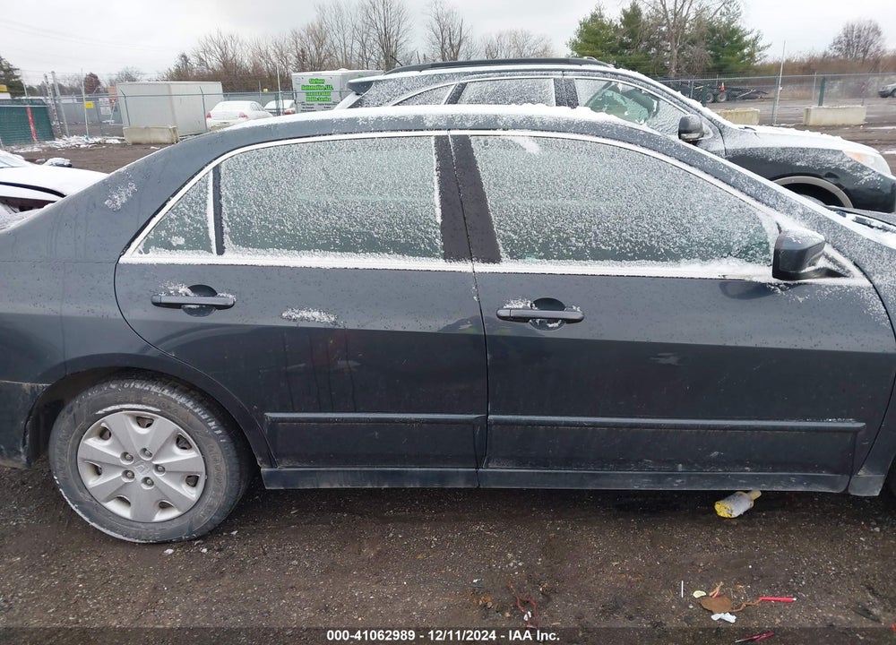 2004 HONDA ACCORD 2.4 LX VIN: 1HGCM564X4A049989
