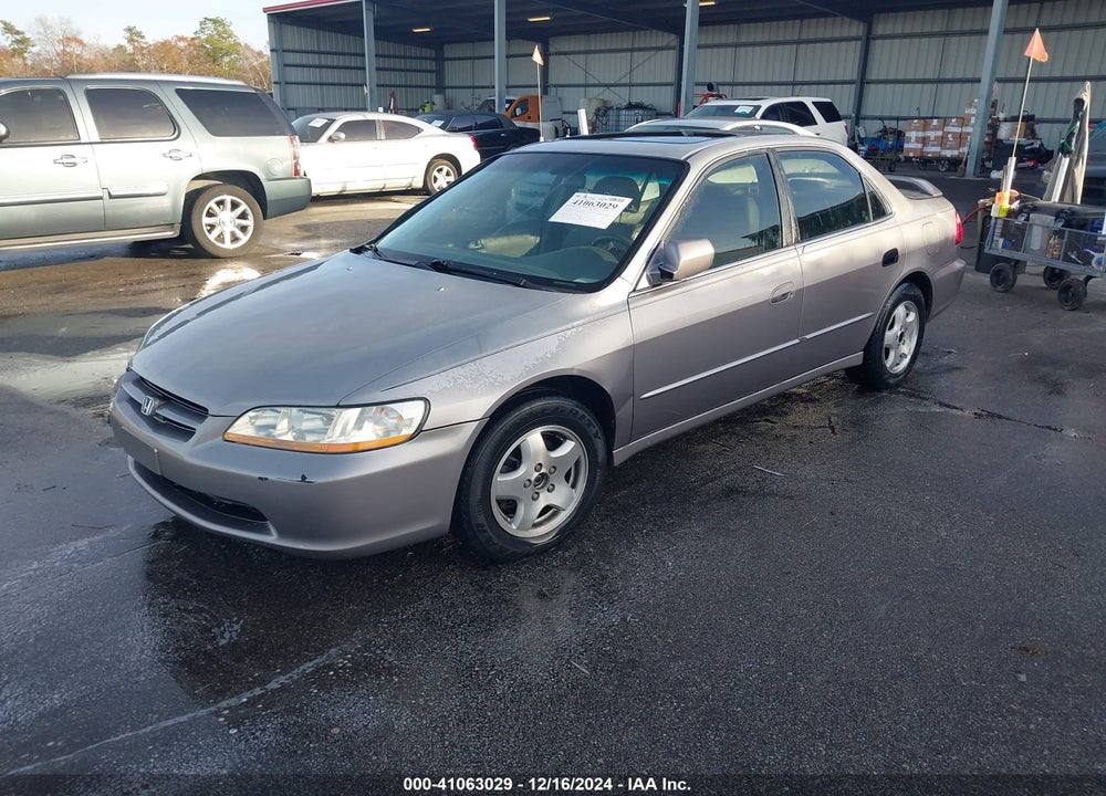 2000 HONDA ACCORD 3.0 EX VIN: 1HGCG1653YA060136