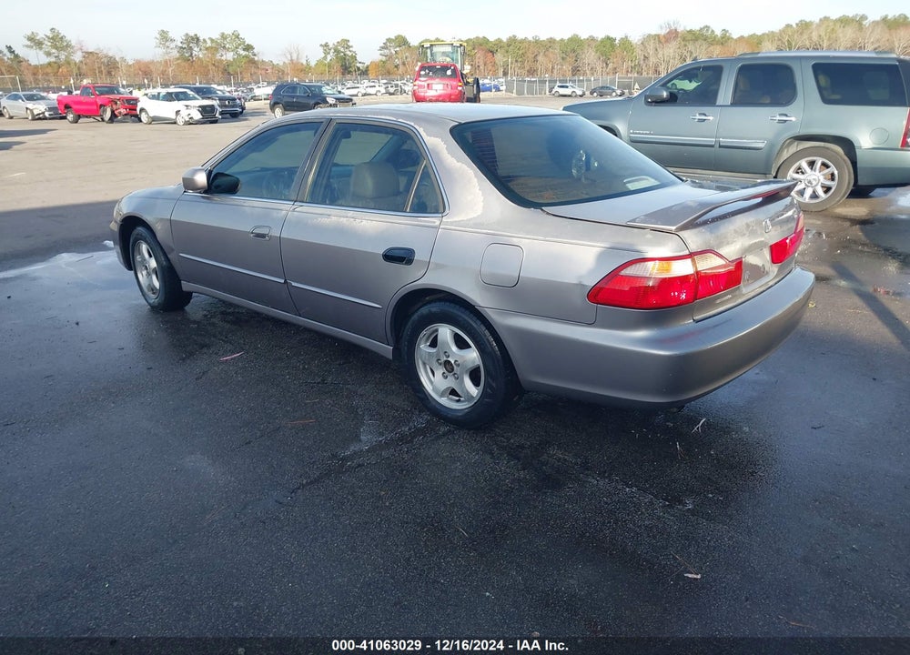 2000 HONDA ACCORD 3.0 EX VIN: 1HGCG1653YA060136